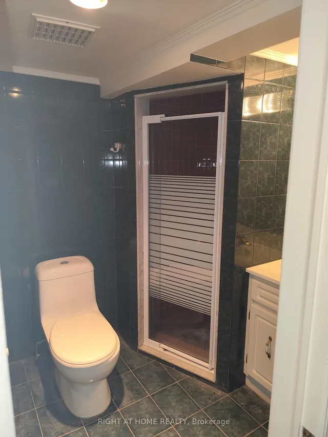 Additional image 13 of 104 Earlscourt Ave