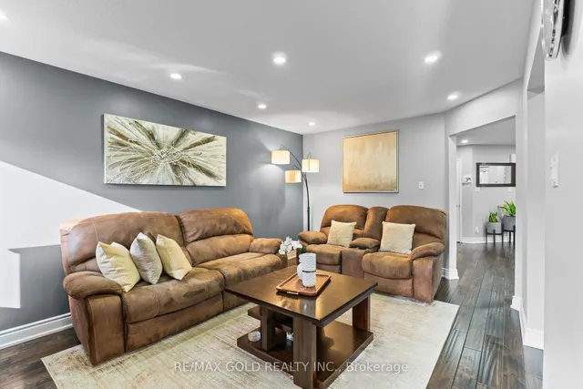 Additional image 12 of 14 Twisted Oak St