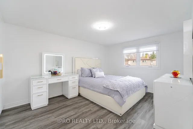 Additional image 16 of 1625 Wavell Cres