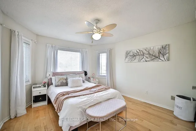 Additional image 19 of 28 Ridelle Crt