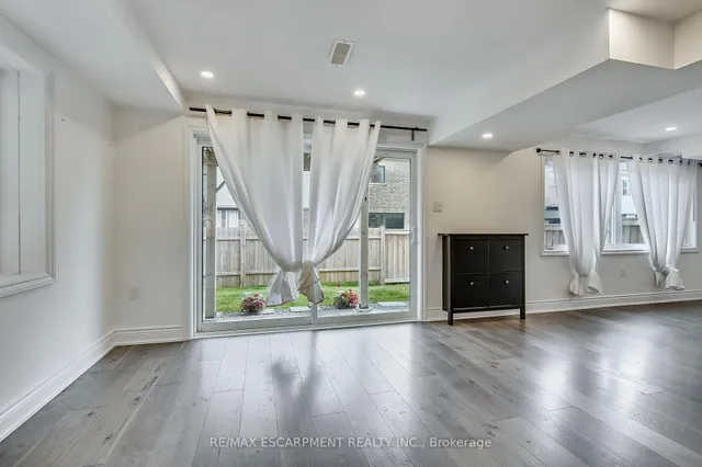 Additional image 33 of 110 Pagebrook Cres