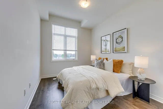 Additional image 40 of 451 Dundas St