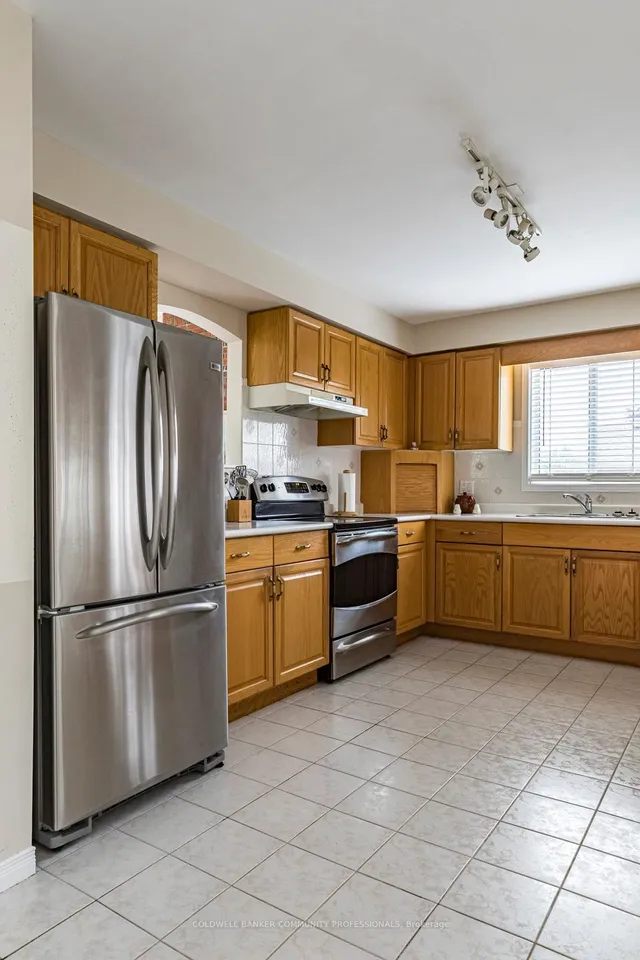 Additional image 18 of 2 Katie Crt