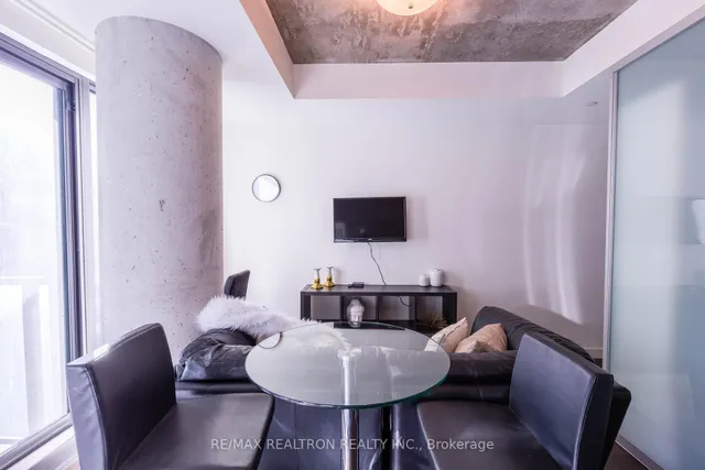 Additional image 11 of 111 Bathurst St Unit 1001