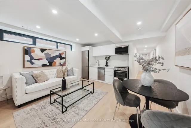 Additional image 43 of 257 Robina Ave