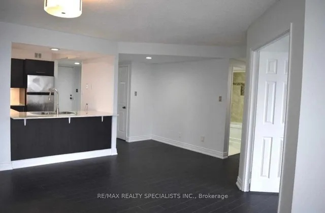 Additional image 10 of 50 Eglinton Ave Unit 605