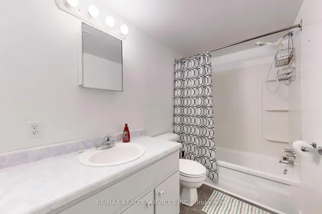 Additional image 32 of 18 Heggie Rd