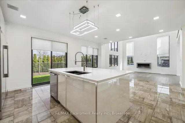 Additional image 26 of 39 Sunrow Gate