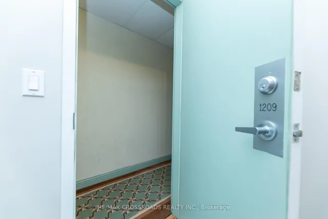 Additional image 29 of 28 Sommerset Way Unit 1209