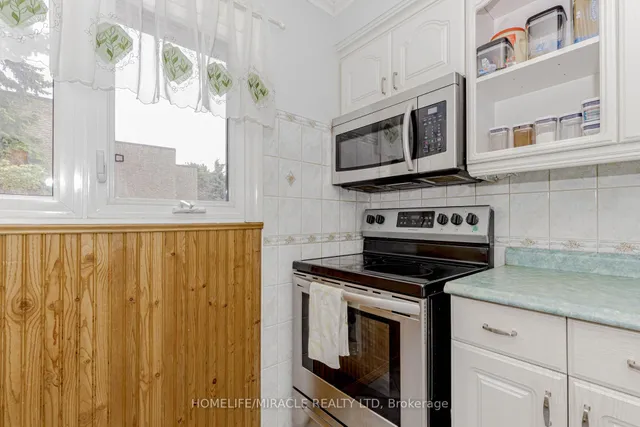 Additional image 14 of 400 Bloor St Unit 8