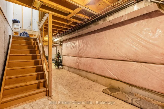 Additional image 28 of 28 Whitefish Cres