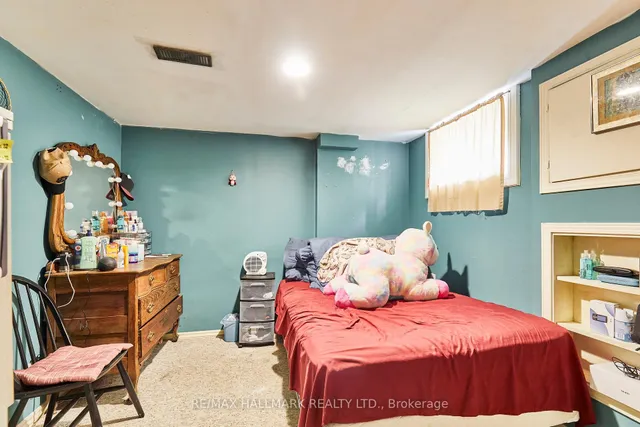 Additional image 33 of 121 Magnolia Ave