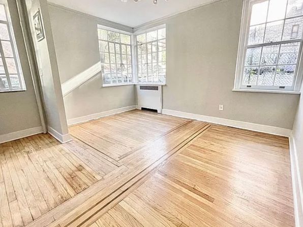 135 W 225th St APT 2B, Bronx, NY 10463