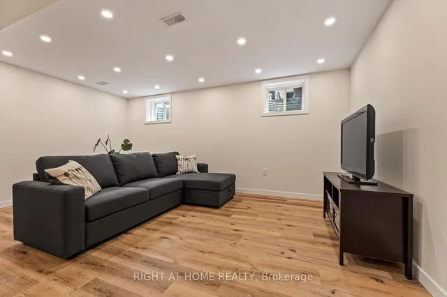 Additional image 34 of 41 Stedford Cres