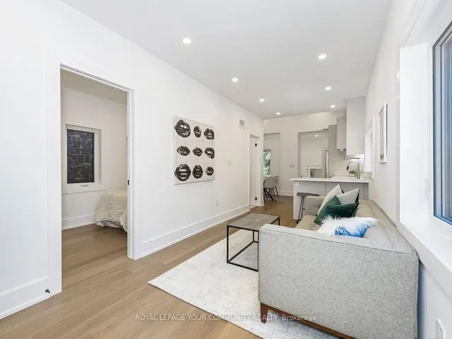 Additional image 7 of 886 Runnymede Rd