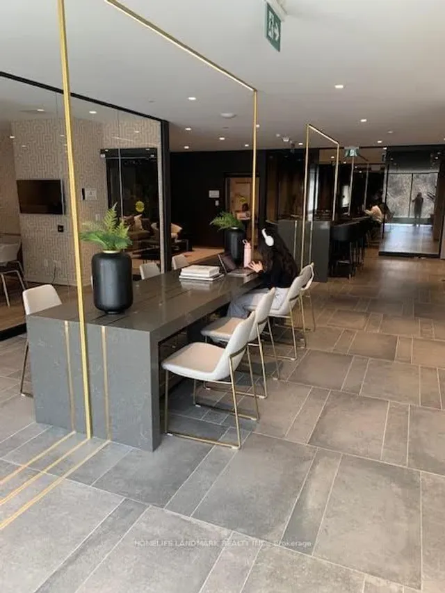 Additional image 9 of 319 Jarvis St Unit 806