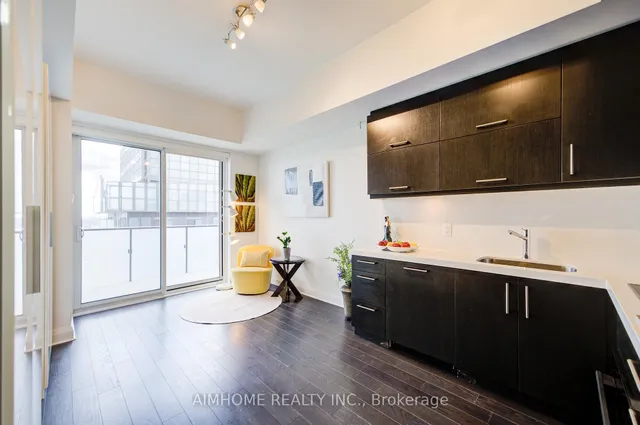 Additional image 16 of 1080 Bay St Unit 4704