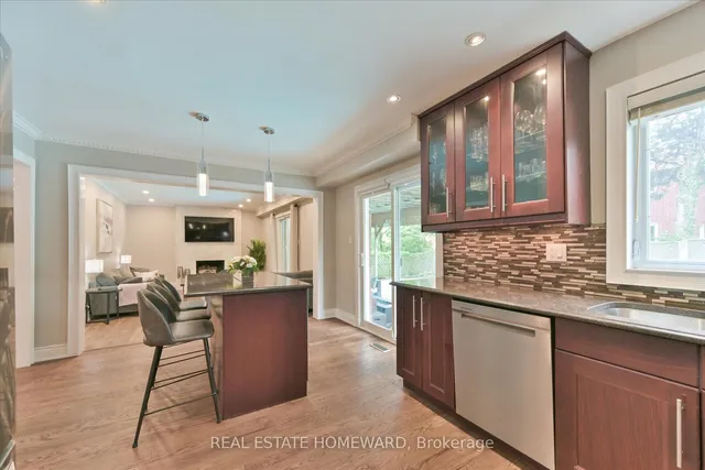 Additional image 15 of 1221 Grandview Dr