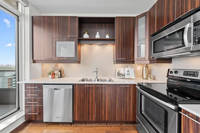 Additional image 18 of 500 Sherbourne St Unit 3207