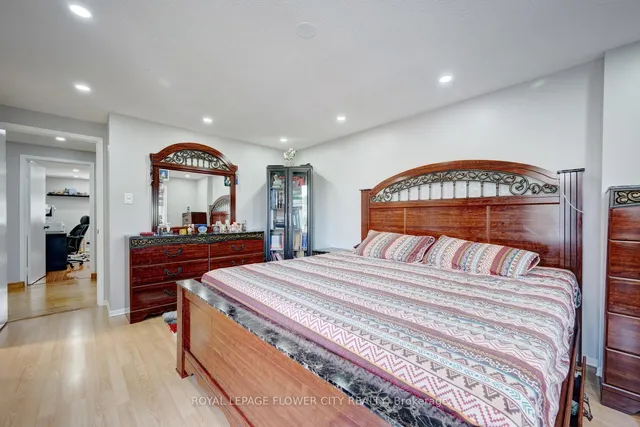 Additional image 19 of 27 Denlow Dr