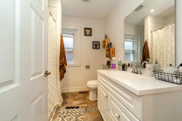 Additional image 28 of 17 Fairleigh Ave