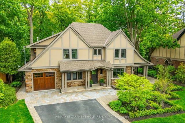61 Oak Knoll Dr