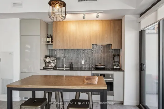 Additional image 25 of 161 Roehampton Ave Unit 601