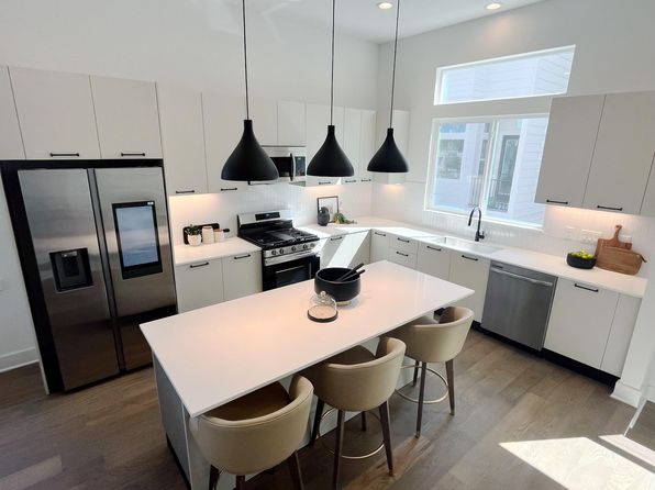 303P Marcella St, Houston, TX 77091