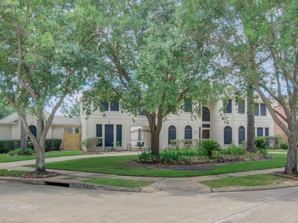 10711 Sea Myrtle Dr, Houston, TX 77095