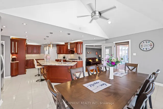 Additional image 11 of 6 Embassy Dr