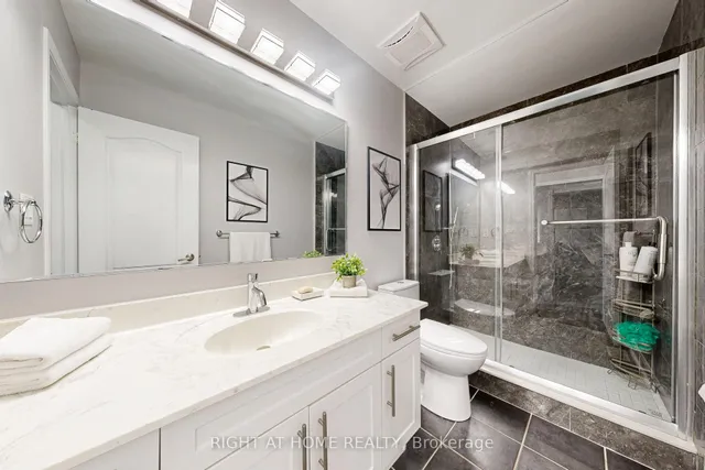 Additional image 29 of 686 Bolingbroke Dr