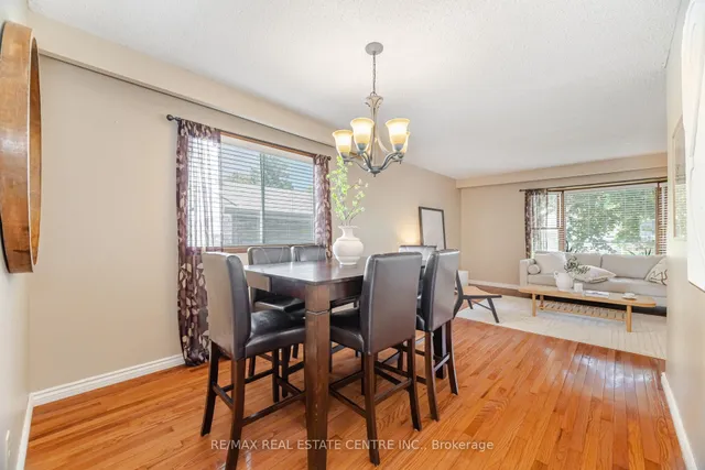 Additional image 15 of 583 Moorelands Cres