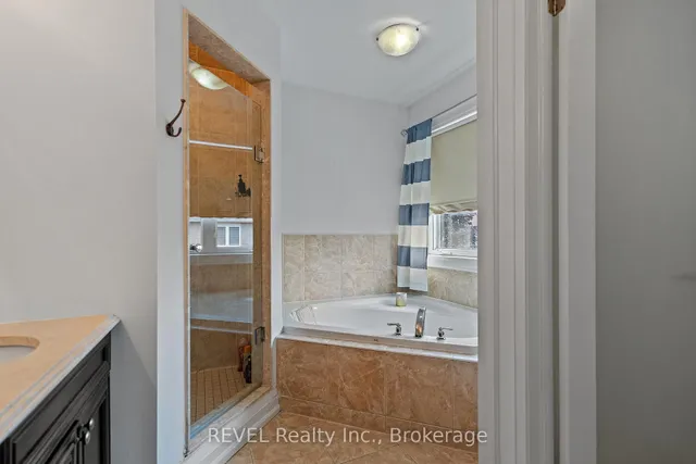 Additional image 32 of 401 Schreyer Cres