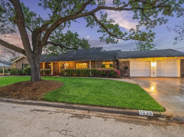 1033 Gardendale Dr, Houston, TX 77018