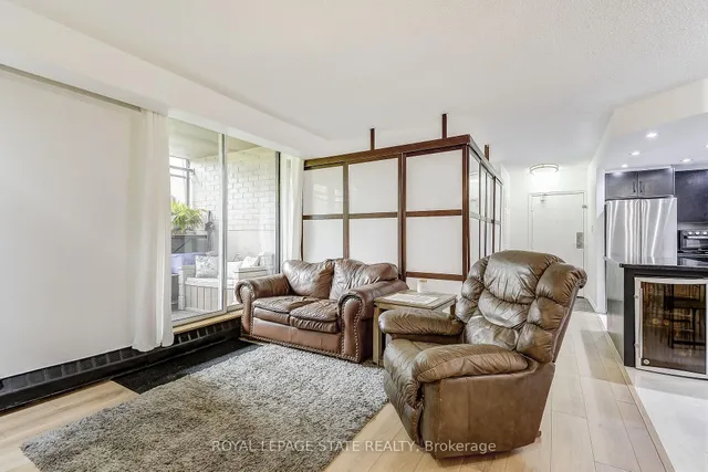 Additional image 14 of 975 Warwick Crt Unit B1