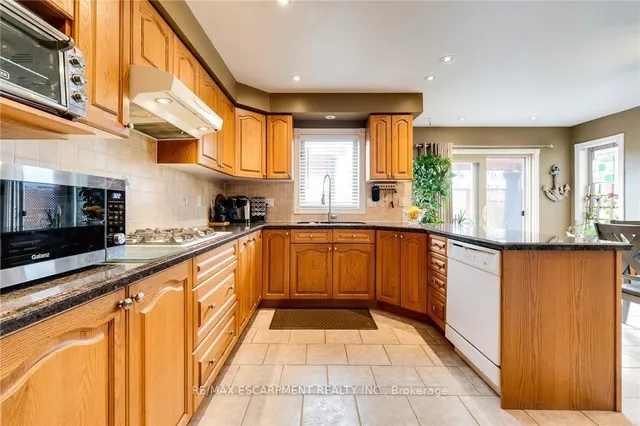 Additional image 15 of 10 Grassyplain Dr