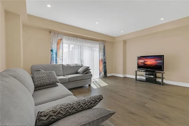 Additional image 7 of 114 Springvalley Cres