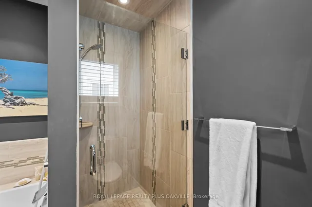 Additional image 22 of 5255 Lakeshore Rd Unit 49