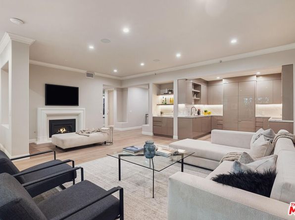 11500 San Vicente Blvd APT 218, Los Angeles, CA 90049