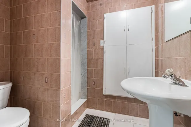 Additional image 40 of 51 Blue Whale Blvd