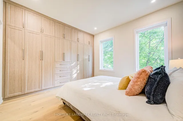 Additional image 28 of 219 Logan Ave