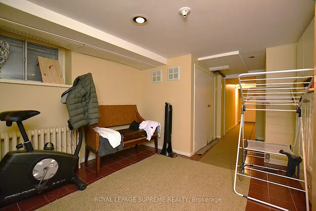 Additional image 10 of 4 Chandos Ave