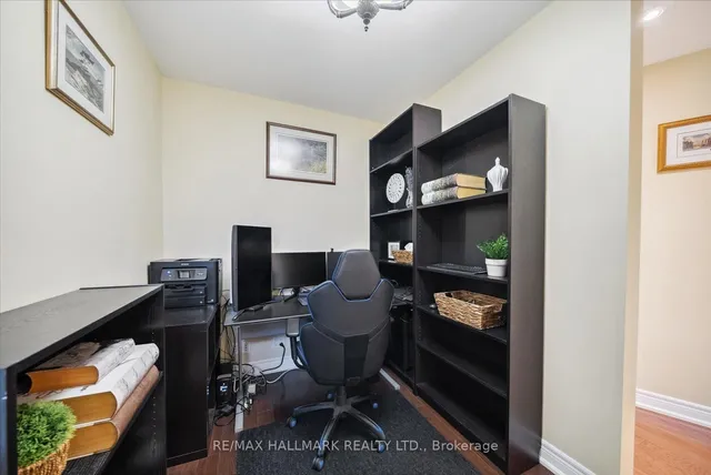 Additional image 17 of 214 Woodbine Ave