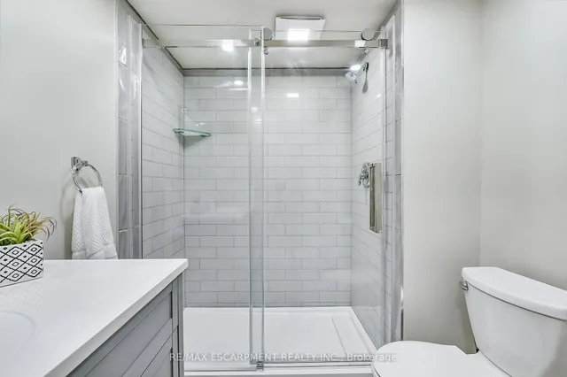 Additional image 37 of 29 Guildwood Dr