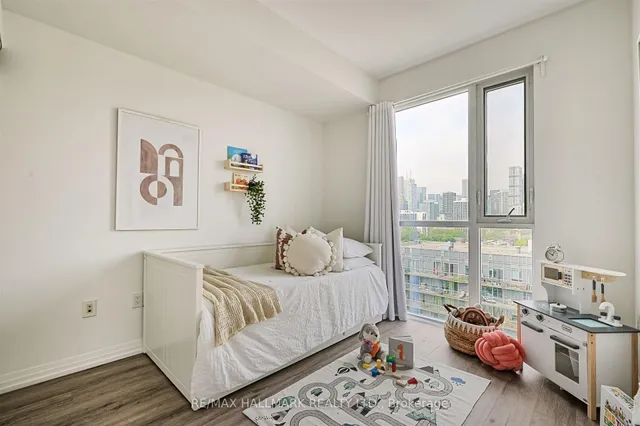 Additional image 27 of 25 Cole St Unit 1201