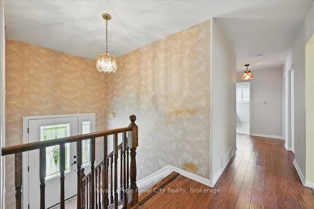 Additional image 10 of 701 Castleguard Cres