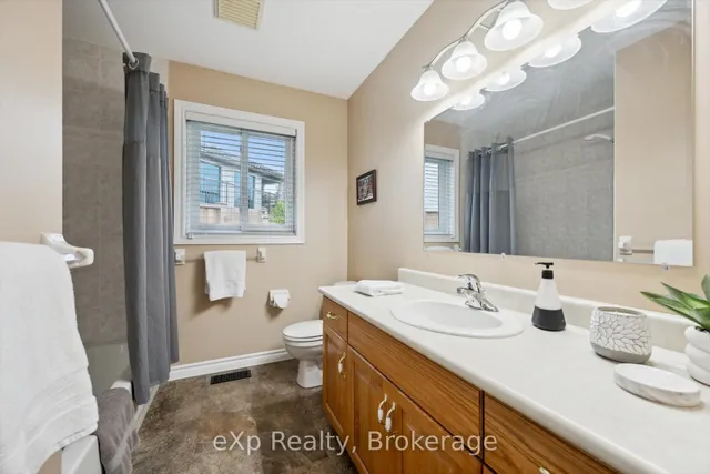 Additional image 21 of 916 Keewatin Pl