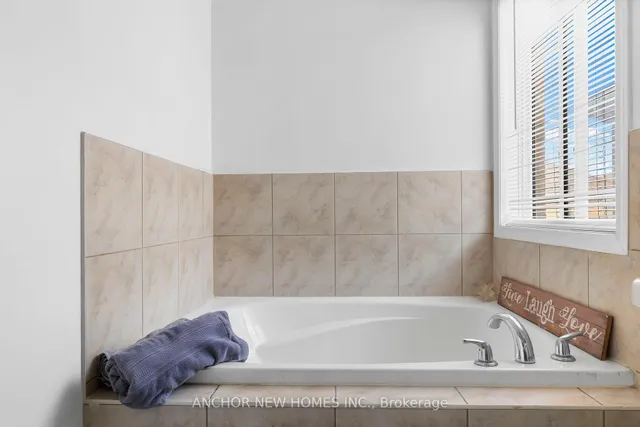 Additional image 29 of 29 Levida St