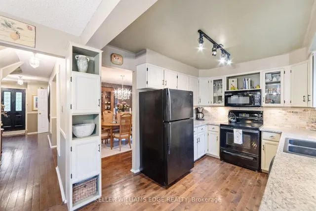 Additional image 15 of 2095 Fallingbrook Crt