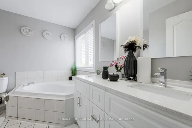 Additional image 26 of 34 Narrow Valley Cres